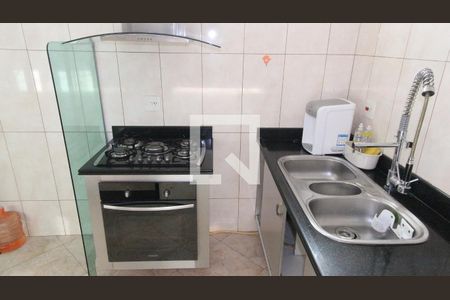 Casa à venda com 141m², 3 quartos e 2 vagas Casa à venda com 141m², 3 quartos e 2 vagasCozinha
