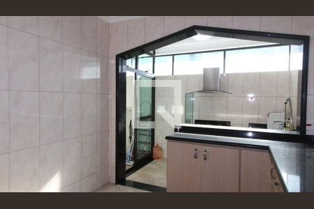 Casa à venda com 141m², 3 quartos e 2 vagas Casa à venda com 141m², 3 quartos e 2 vagasCozinha