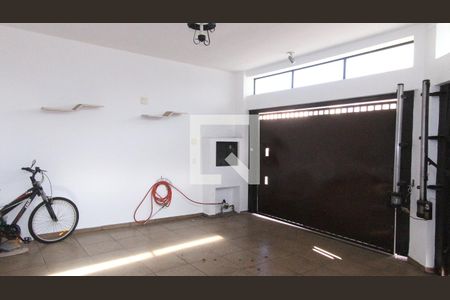 Casa à venda com 141m², 3 quartos e 2 vagas Casa à venda com 141m², 3 quartos e 2 vagasÁrea comum