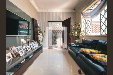 Casa à venda com 442m², 3 quartos e 3 vagasSala