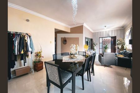 Casa à venda com 442m², 3 quartos e 3 vagasSala