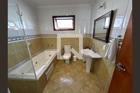 Casa para alugar com 320m², 5 quartos e 3 vagasBanheiro 1