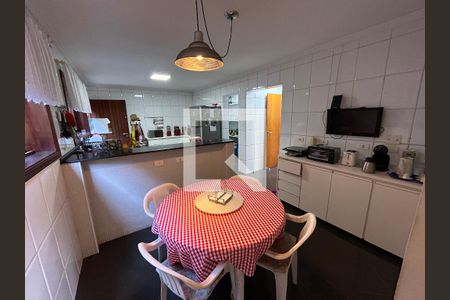 Casa para alugar com 320m², 5 quartos e 3 vagasCozinha