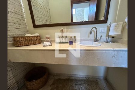 Casa para alugar com 320m², 5 quartos e 3 vagasLavabo