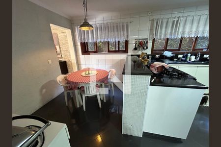 Casa para alugar com 320m², 5 quartos e 3 vagasCozinha