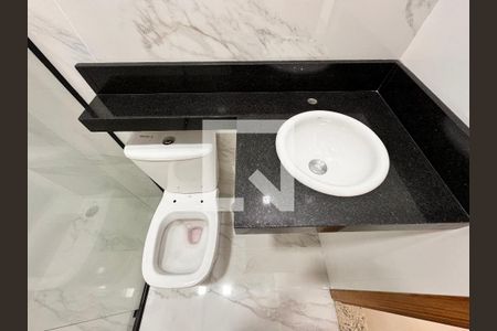 Casa à venda com 200m², 3 quartos e 4 vagasBanheiro da Suíte 1