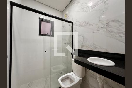 Casa à venda com 200m², 3 quartos e 4 vagasBanheiro da Suíte 1