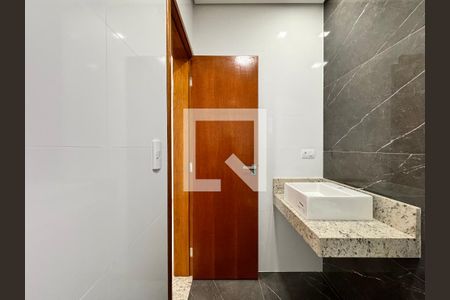 Casa à venda com 200m², 3 quartos e 4 vagasBanheiro da Suíte 3