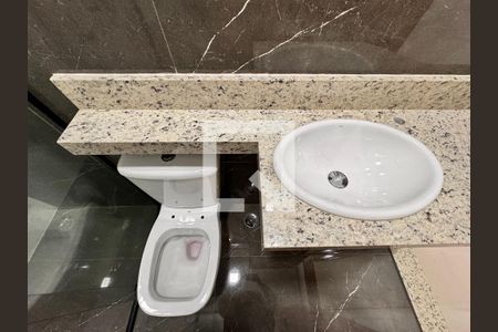 Casa à venda com 200m², 3 quartos e 4 vagasBanheiro da Suíte 2