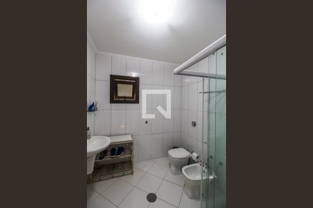 Casa de condomínio para alugar com 385m², 4 quartos e 3 vagas Casa de condomínio para alugar com 385m², 4 quartos e 3 vagasBanheiro da Suíte 3