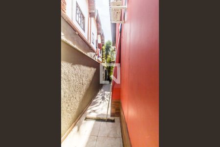 Casa de condomínio para alugar com 385m², 4 quartos e 3 vagas Casa de condomínio para alugar com 385m², 4 quartos e 3 vagasCorredor