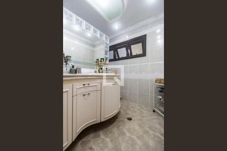 Casa de condomínio para alugar com 385m², 4 quartos e 3 vagas Casa de condomínio para alugar com 385m², 4 quartos e 3 vagasBanheiro da Suíte master