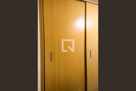 Casa de condomínio para alugar com 385m², 4 quartos e 3 vagas Casa de condomínio para alugar com 385m², 4 quartos e 3 vagasCloset da Suíte master