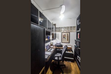 Casa de condomínio para alugar com 385m², 4 quartos e 3 vagas Casa de condomínio para alugar com 385m², 4 quartos e 3 vagasEscritório