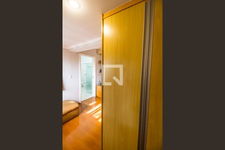 Casa de condomínio para alugar com 385m², 4 quartos e 3 vagas Casa de condomínio para alugar com 385m², 4 quartos e 3 vagasCloset da suíte 3