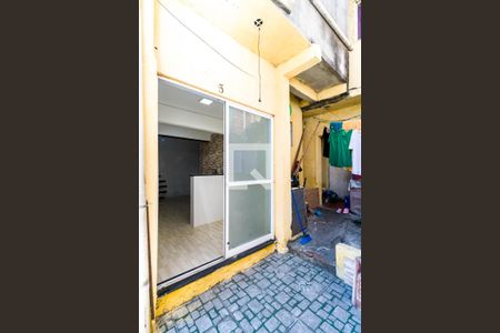 Casa para alugar com 32m², 2 quartos e 1 vagaÁrea de Serviço