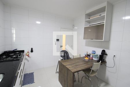Casa à venda com 148m², 4 quartos e 2 vagasCozinha