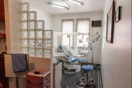 Casa à venda com 472m², 4 quartos e 3 vagasCasa 2 / quarto