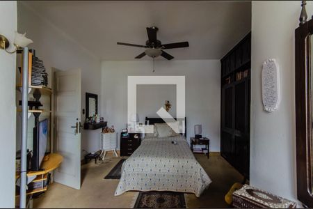 Casa à venda com 472m², 4 quartos e 3 vagasSuíte