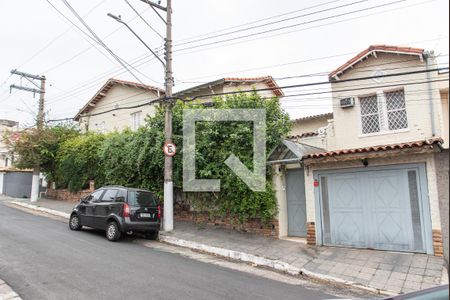Casa à venda com 472m², 4 quartos e 3 vagasGaragem e entrada lateral
