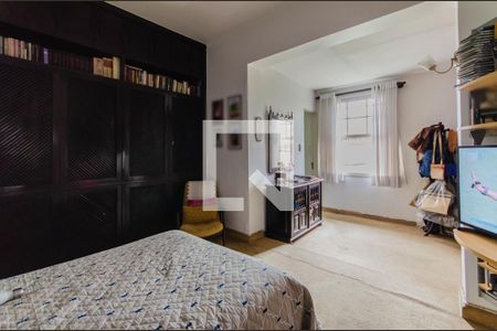 Casa à venda com 472m², 4 quartos e 3 vagasSuíte