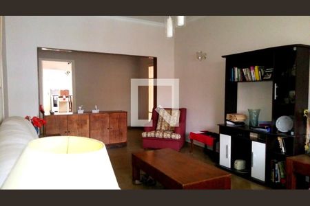 Casa à venda com 3 quartos, 205m² em Vila Matilde, São Paulo