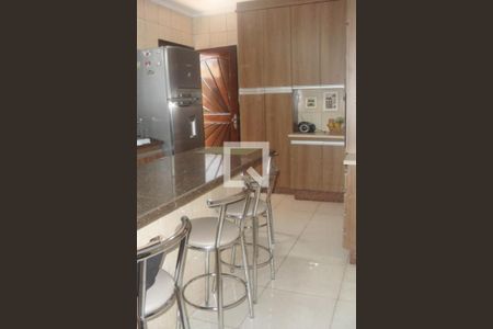 Casa à venda com 3 quartos, 215m² em Vila Granada, São Paulo