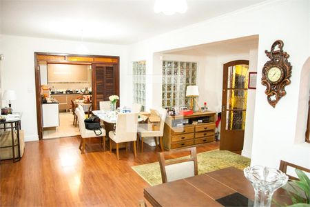 Casa à venda com 4 quartos, 260m² em Super Quadra Morumbi, São Paulo