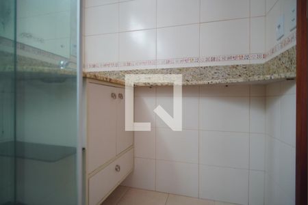 Banheiro Corredor de apartamento para alugar com 1 quarto, 53m² em Petrópolis, Porto Alegre