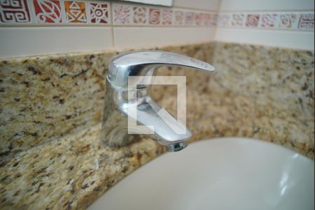 Banheiro Corredor - Torneira de apartamento para alugar com 1 quarto, 53m² em Petrópolis, Porto Alegre