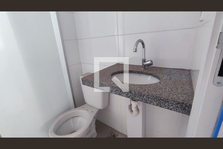 Banheiro de apartamento à venda com 2 quartos, 45m² em Bom Jesus, Contagem