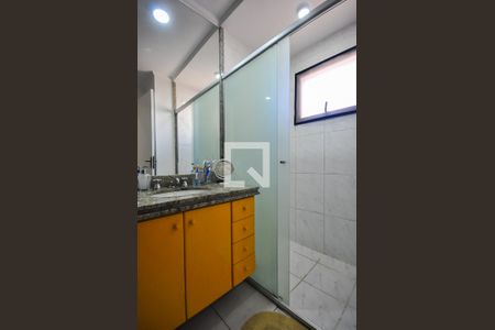 Apartamento à venda com 150m², 4 quartos e 4 vagas Apartamento à venda com 150m², 4 quartos e 4 vagasBanheiro Suíte 2