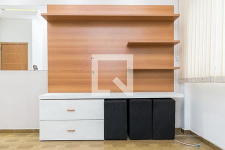 Sala - Estante de apartamento para alugar com 2 quartos, 60m² em Penha, Rio de Janeiro
