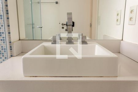 Apartamento à venda com 237m², 4 quartos e 4 vagasBanheiro da Suíte 3