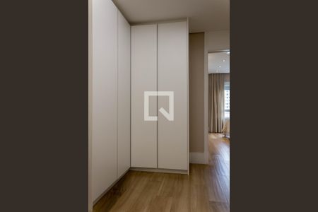 Apartamento à venda com 237m², 4 quartos e 4 vagasCloset da suíte 1