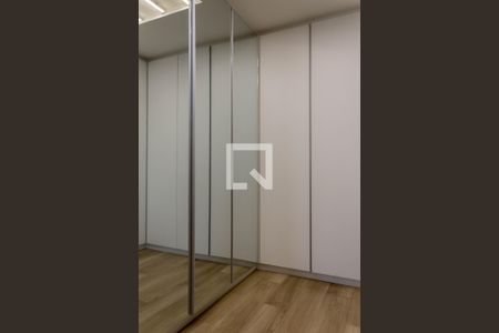 Apartamento à venda com 237m², 4 quartos e 4 vagasCloset da suíte 1