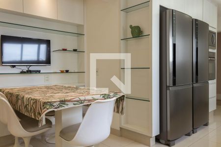 Apartamento à venda com 237m², 4 quartos e 4 vagasCozinha