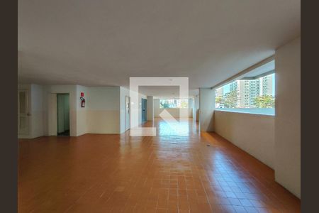 Apartamento à venda com 122m², 3 quartos e 2 vagas Apartamento à venda com 122m², 3 quartos e 2 vagasÁrea comum - Playground