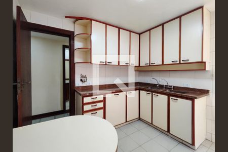 Apartamento à venda com 122m², 3 quartos e 2 vagas Apartamento à venda com 122m², 3 quartos e 2 vagasCozinha