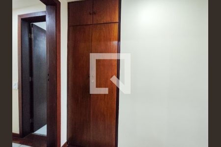 Apartamento à venda com 122m², 3 quartos e 2 vagas Apartamento à venda com 122m², 3 quartos e 2 vagasArmário do Corredor