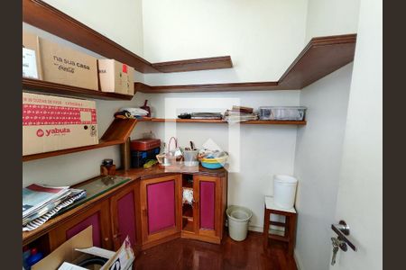 Apartamento à venda com 122m², 3 quartos e 2 vagas Apartamento à venda com 122m², 3 quartos e 2 vagasQuarto de Serviço