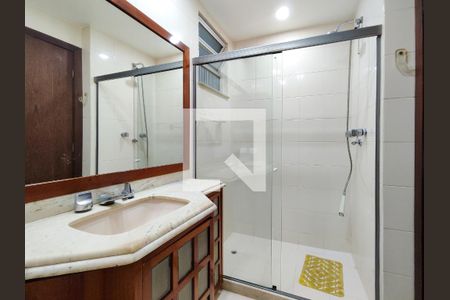 Apartamento à venda com 122m², 3 quartos e 2 vagas Apartamento à venda com 122m², 3 quartos e 2 vagasBanheiro Corredor