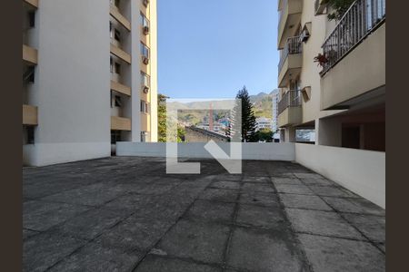 Apartamento à venda com 122m², 3 quartos e 2 vagas Apartamento à venda com 122m², 3 quartos e 2 vagasÁrea comum - Playground