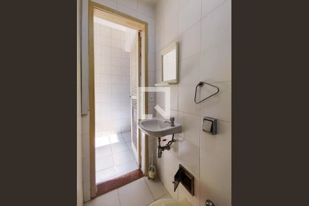 Apartamento à venda com 122m², 3 quartos e 2 vagas Apartamento à venda com 122m², 3 quartos e 2 vagasBanheiro de serviço