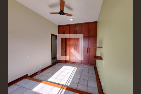 Apartamento à venda com 122m², 3 quartos e 2 vagas Apartamento à venda com 122m², 3 quartos e 2 vagasQuarto 1