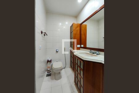Apartamento à venda com 122m², 3 quartos e 2 vagas Apartamento à venda com 122m², 3 quartos e 2 vagasBanheiro Corredor