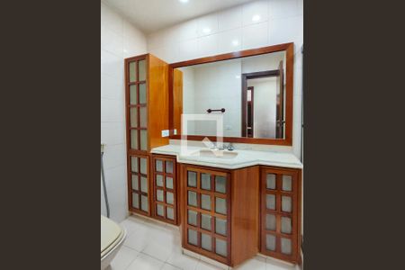 Apartamento à venda com 122m², 3 quartos e 2 vagas Apartamento à venda com 122m², 3 quartos e 2 vagasBanheiro Corredor