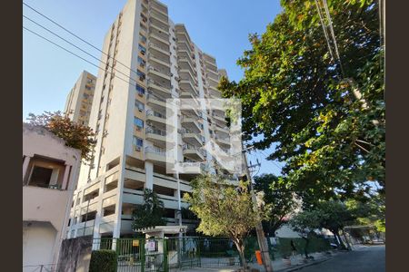 Apartamento à venda com 122m², 3 quartos e 2 vagas Apartamento à venda com 122m², 3 quartos e 2 vagasFachada e portaria