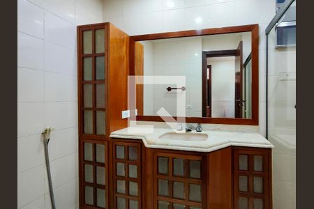 Apartamento à venda com 122m², 3 quartos e 2 vagas Apartamento à venda com 122m², 3 quartos e 2 vagasBanheiro Corredor