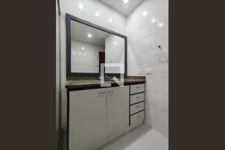 Apartamento à venda com 122m², 3 quartos e 2 vagas Apartamento à venda com 122m², 3 quartos e 2 vagasBanheiro da Suíte